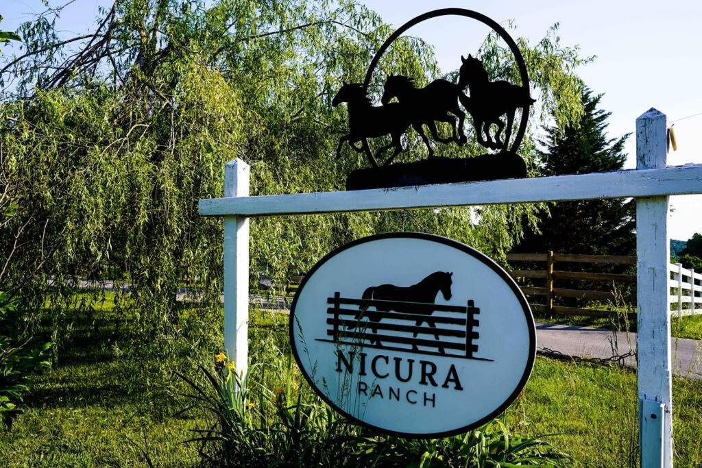 Nicura Ranch Inn & Stables Berea Exterior photo